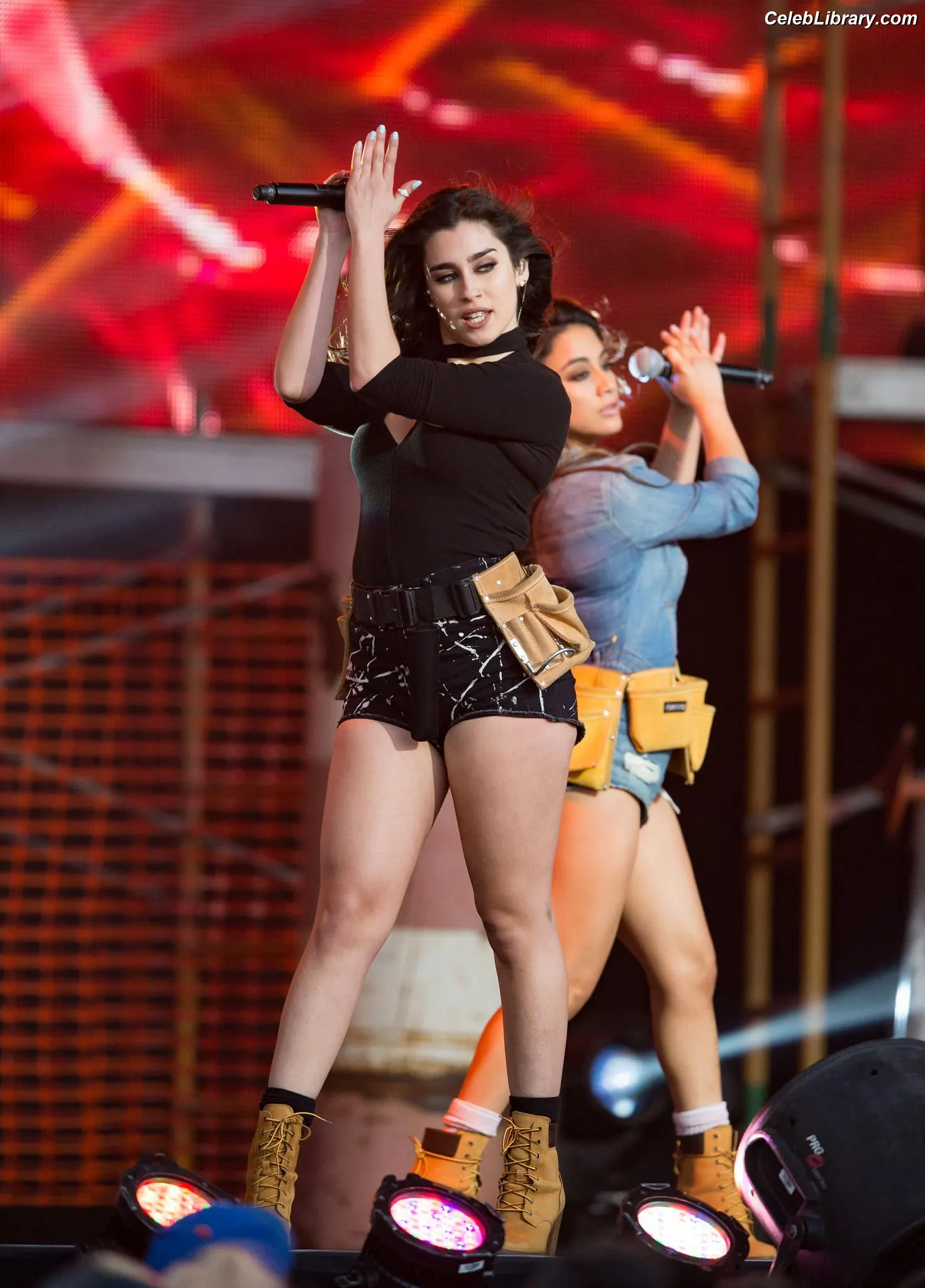 Lauren Jauregui photo 17 of 680