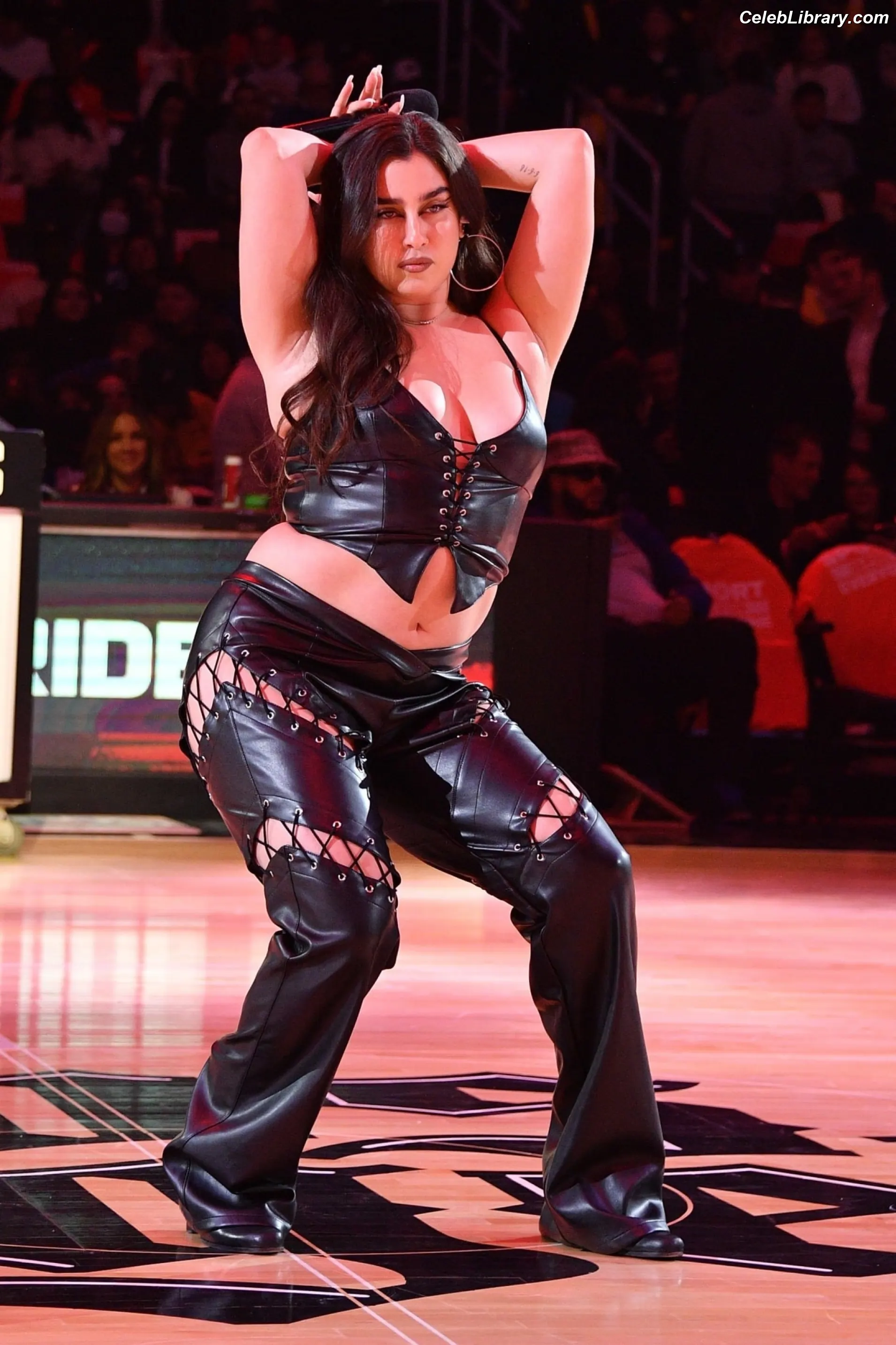 Lauren Jauregui photo 23 of 680