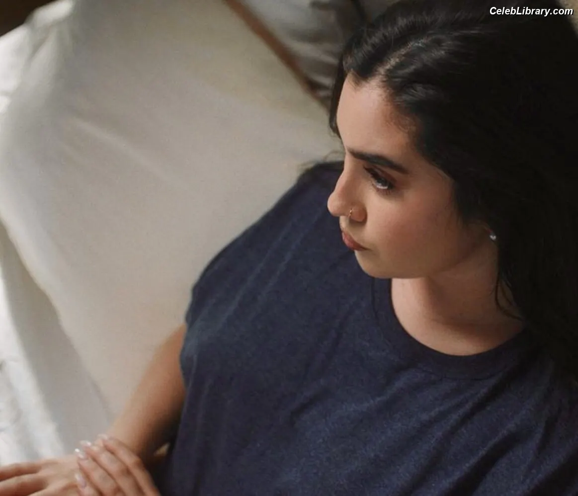 Lauren Jauregui photo 3 of 680