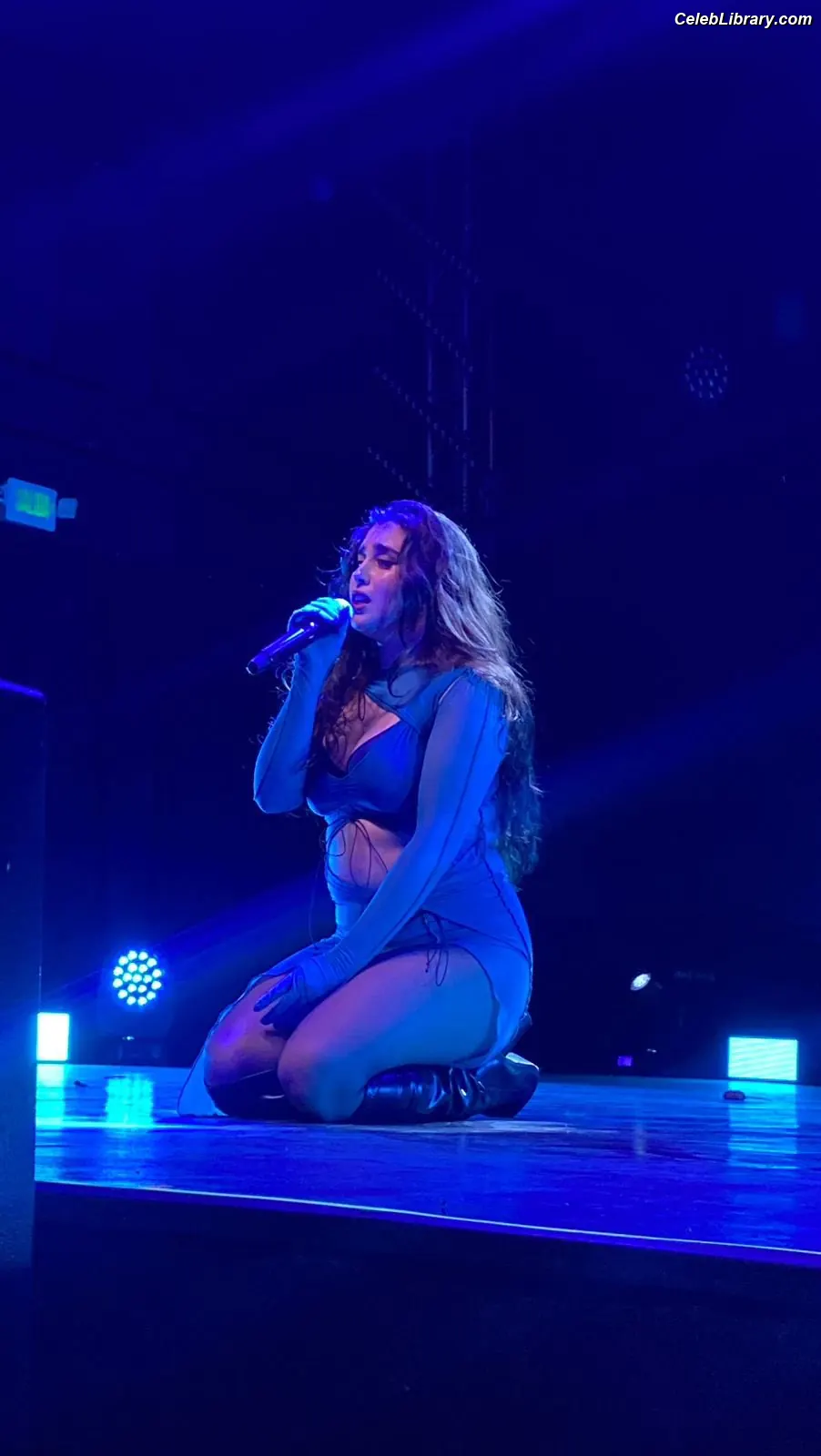 Lauren Jauregui photo 18 of 680