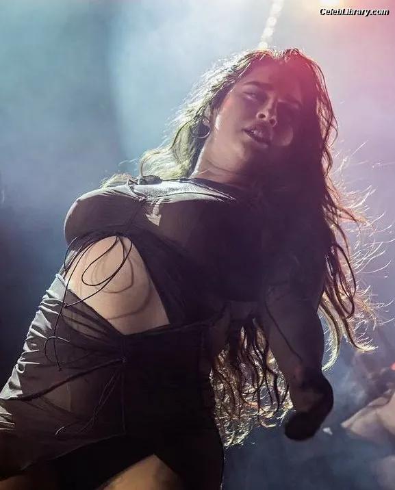 Lauren Jauregui photo 20 of 680