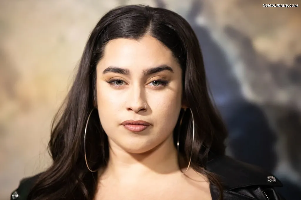 Lauren Jauregui photo 15 of 680