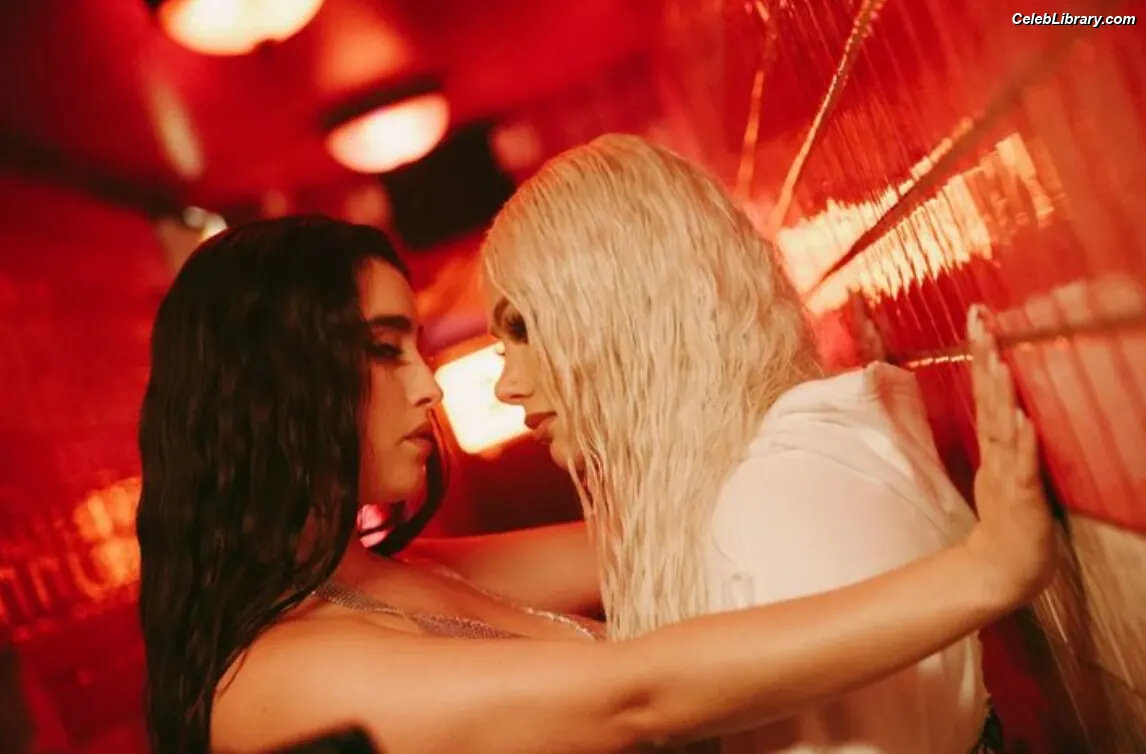 Lauren Jauregui photo 1 of 680