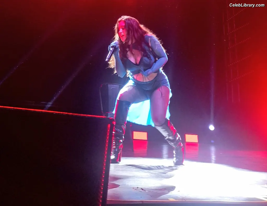 Lauren Jauregui photo 15 of 680