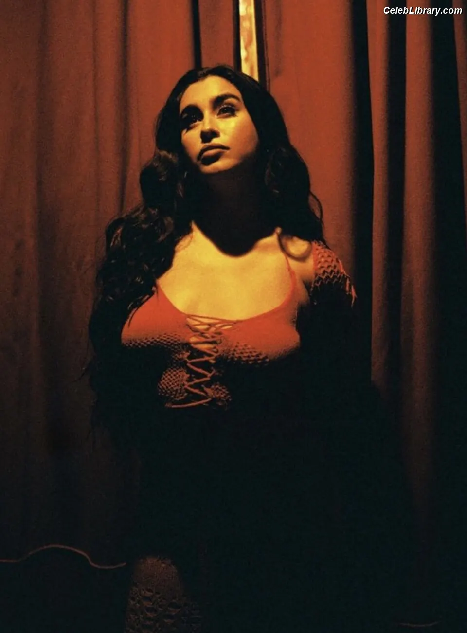 Lauren Jauregui photo 4 of 680