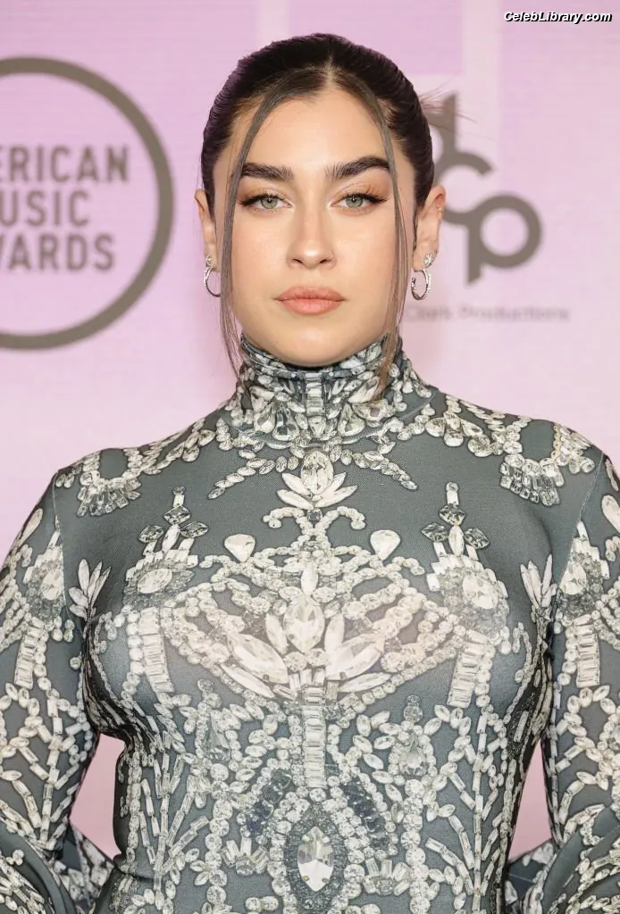Lauren Jauregui photo 23 of 680