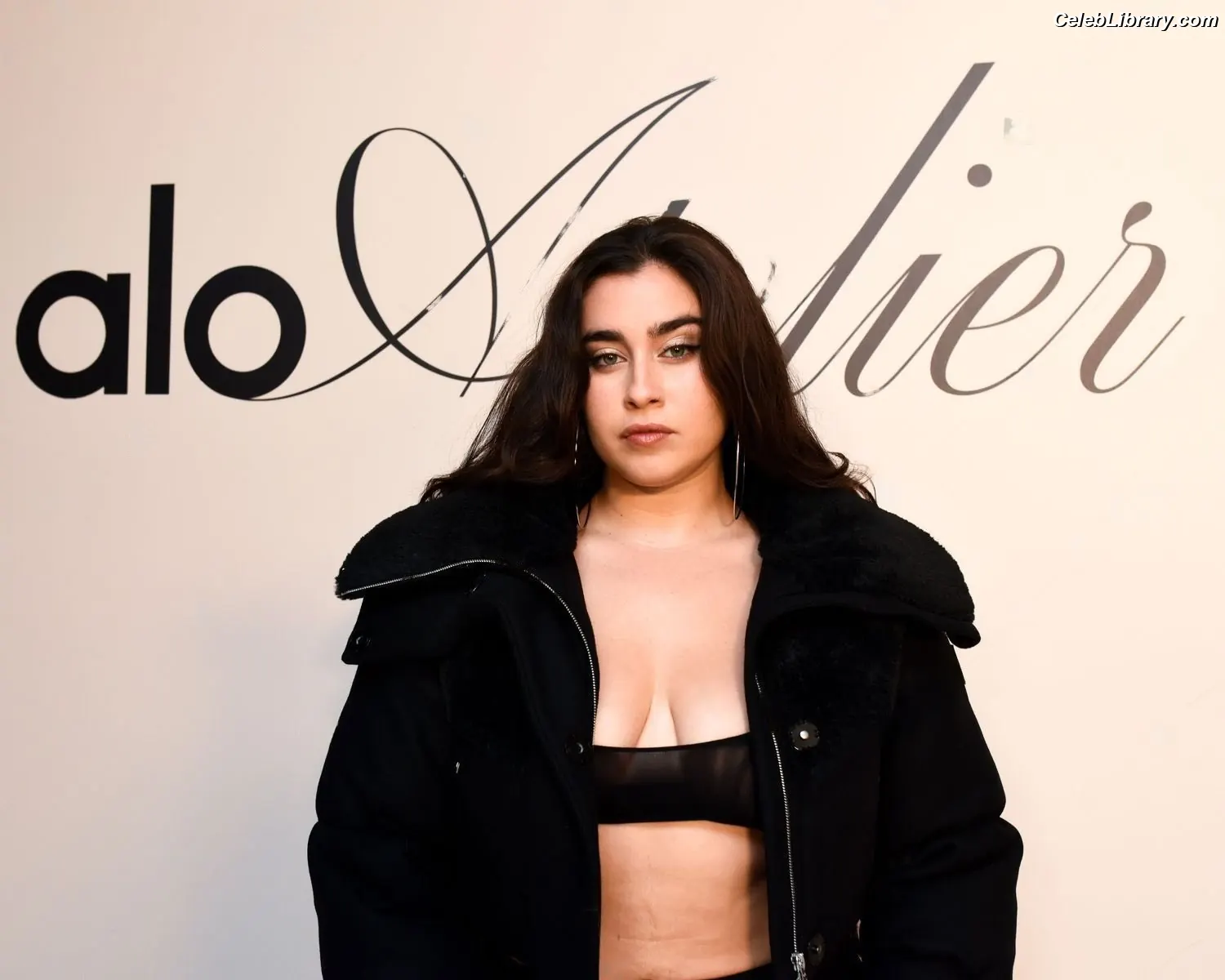 Lauren Jauregui photo 2 of 680