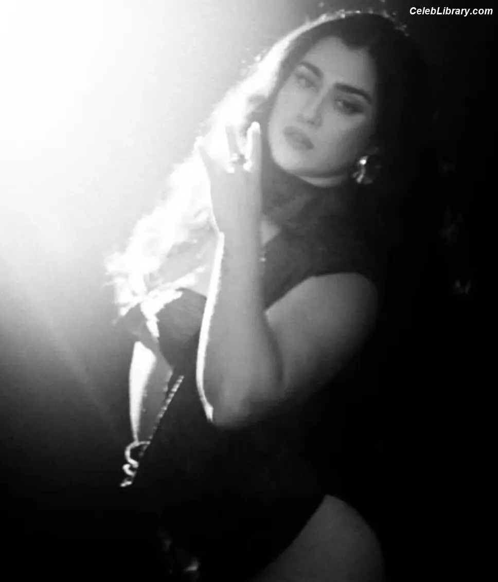 Lauren Jauregui photo 15 of 680