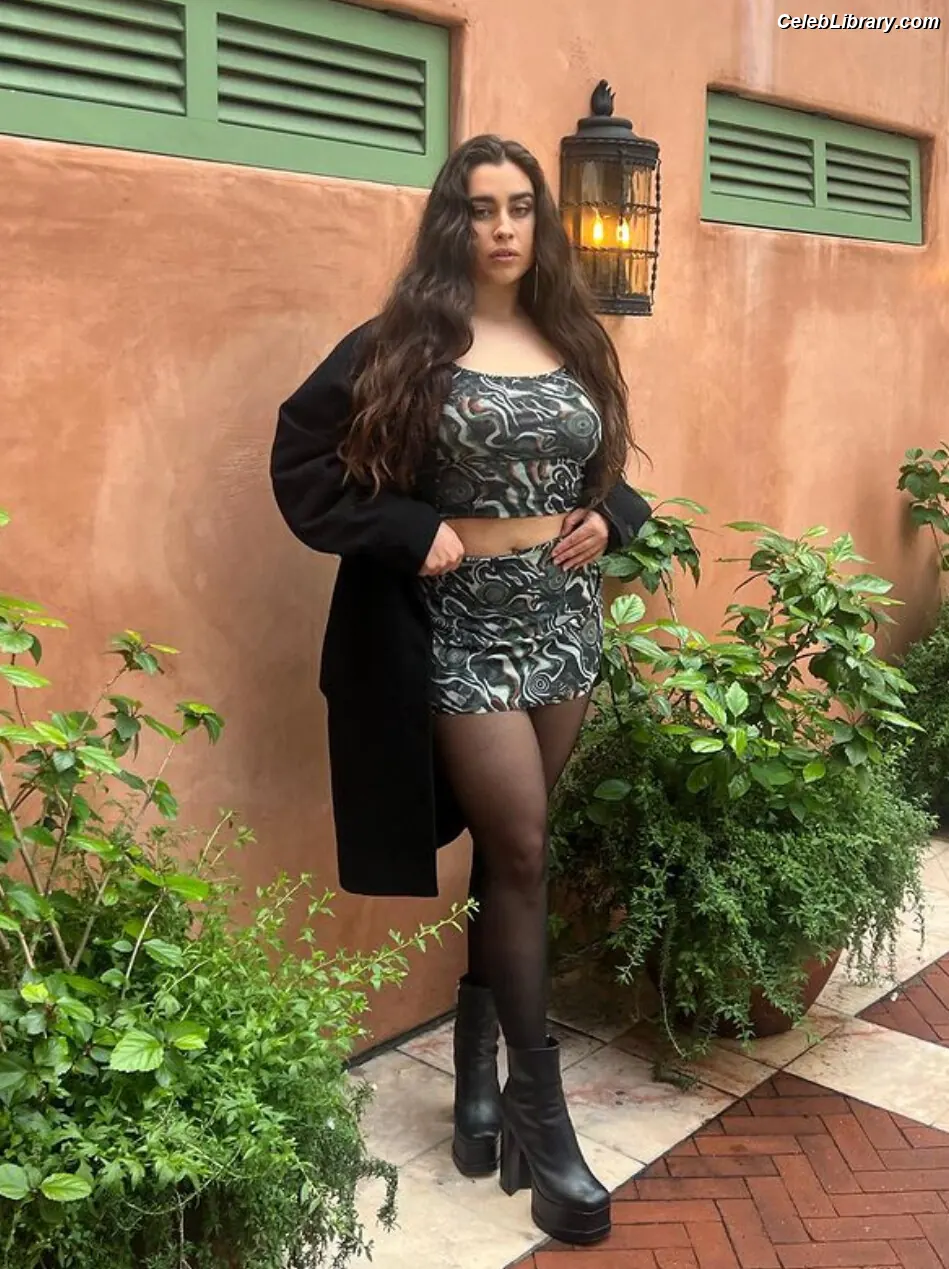 Lauren Jauregui photo 6 of 680