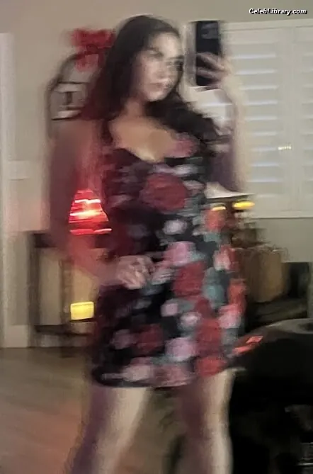 Lauren Jauregui photo 11 of 680