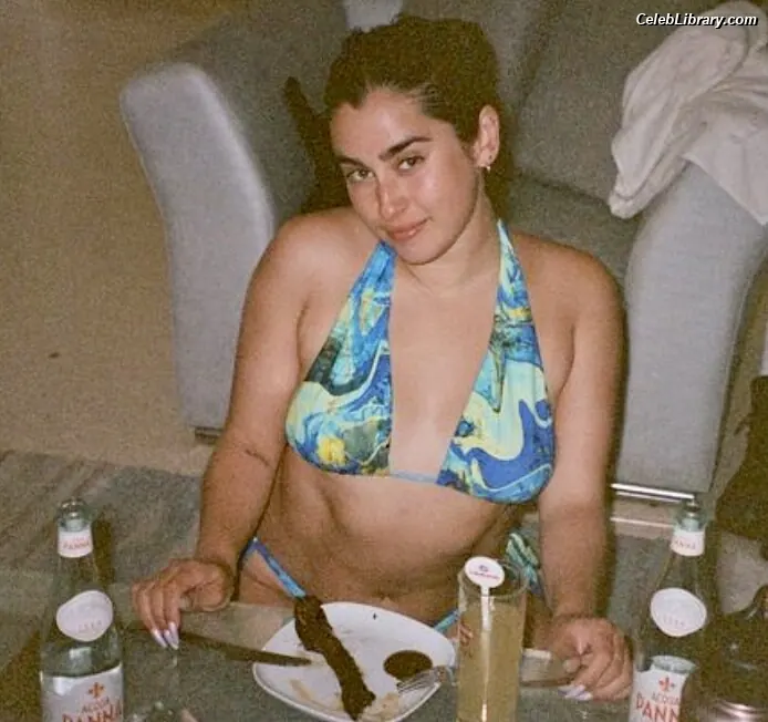 Lauren Jauregui photo 18 of 680