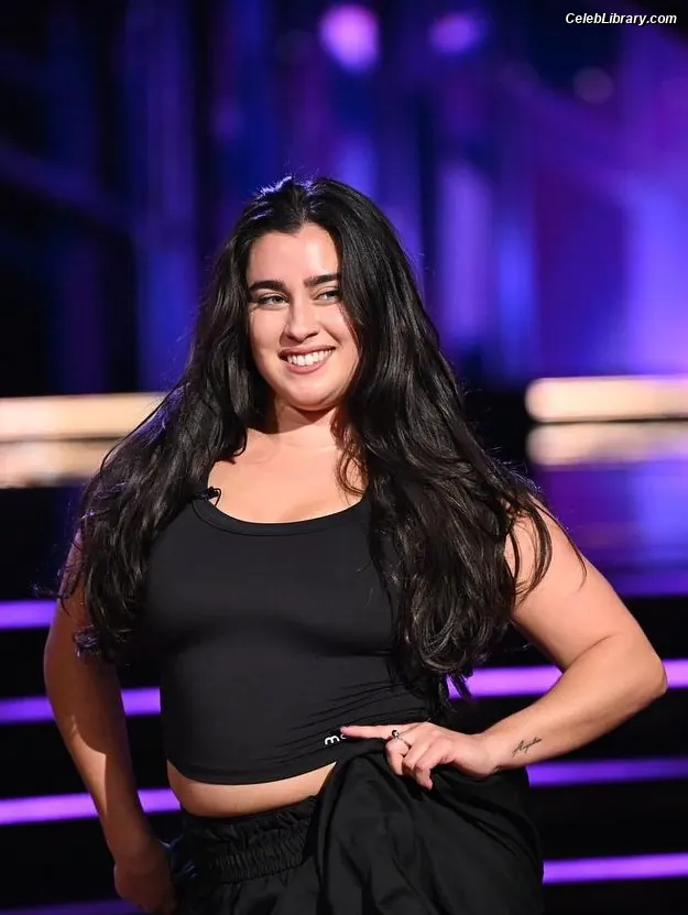Lauren Jauregui photo 6 of 680