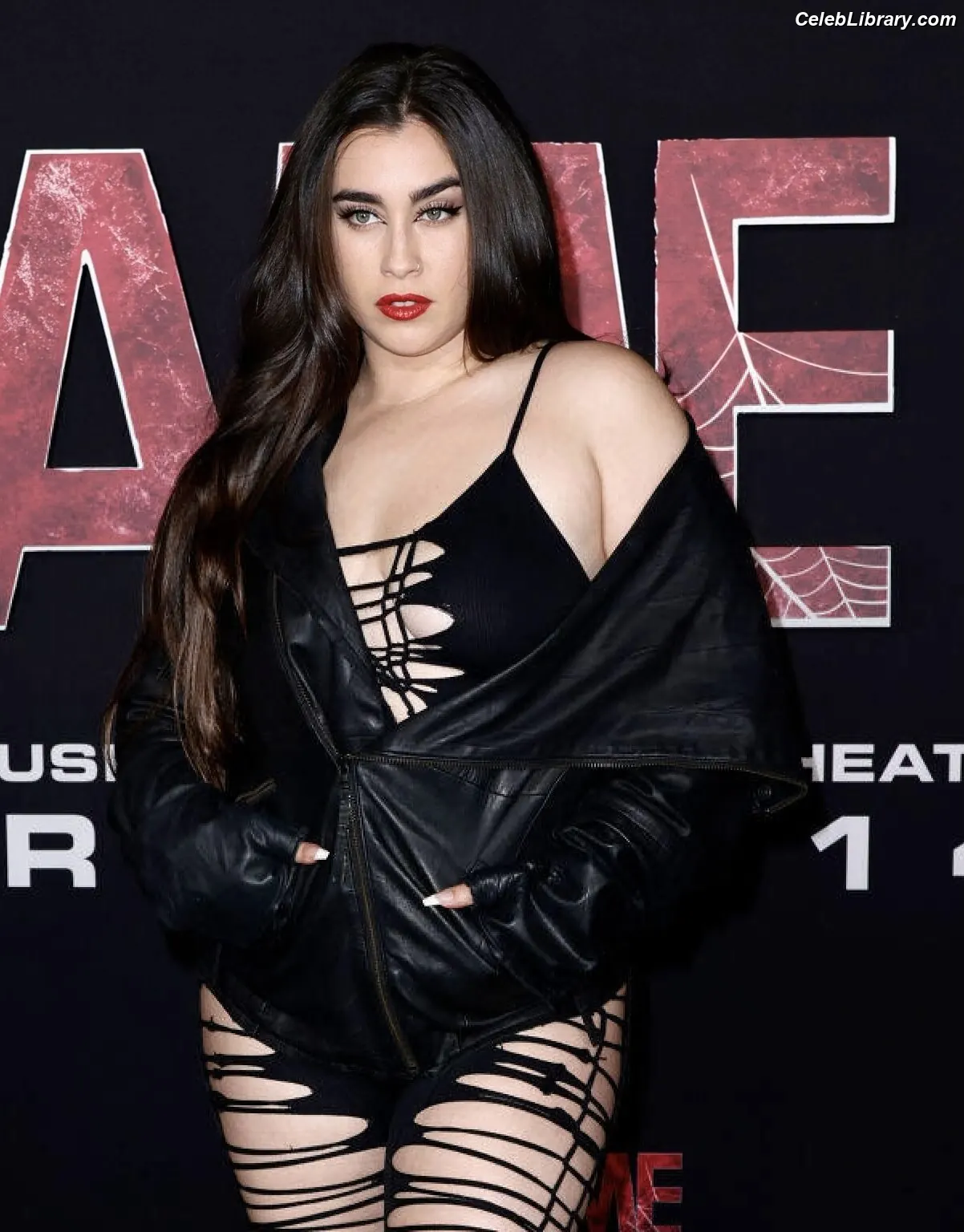 Lauren Jauregui photo 18 of 680