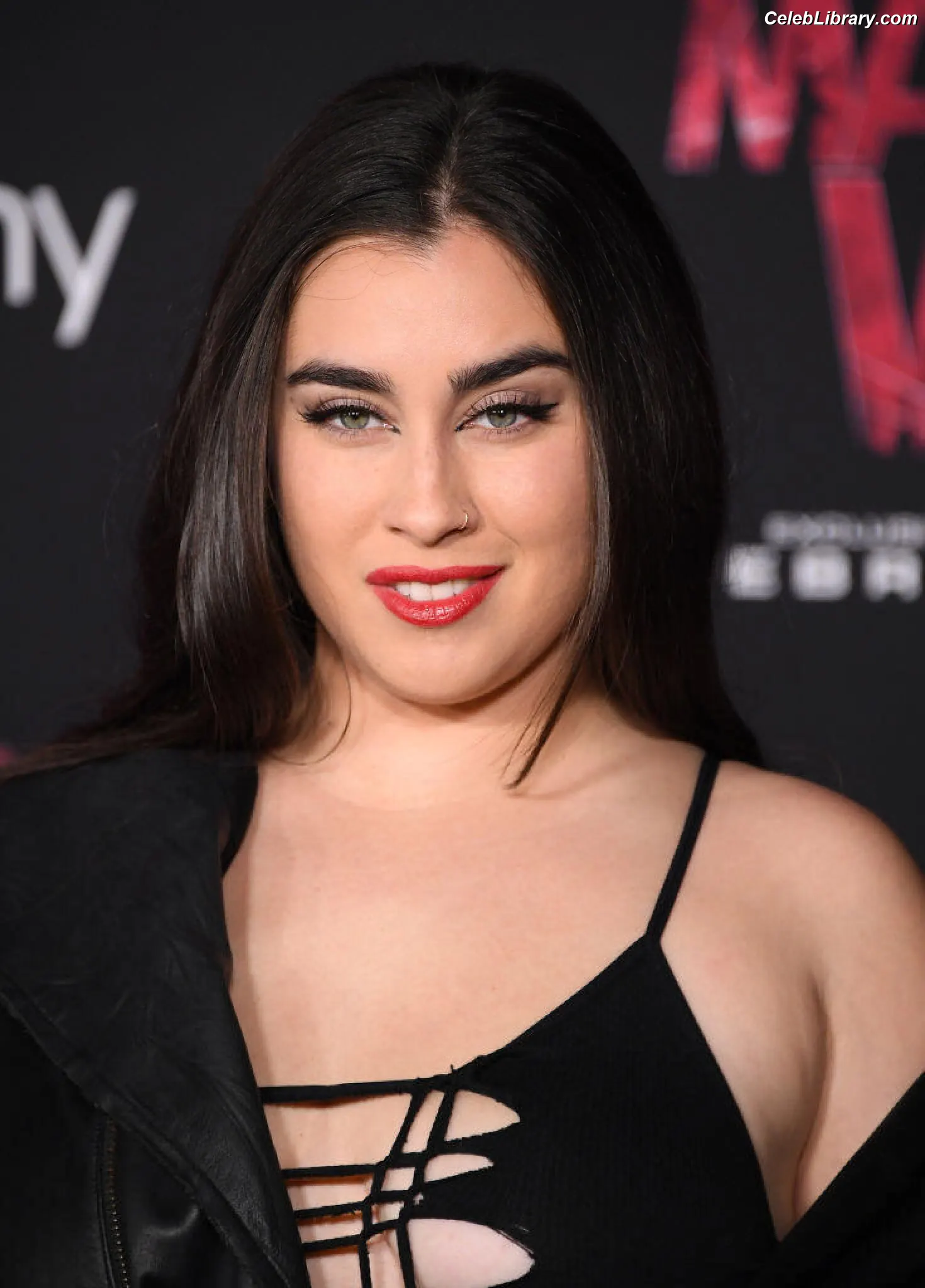 Lauren Jauregui photo 1 of 680