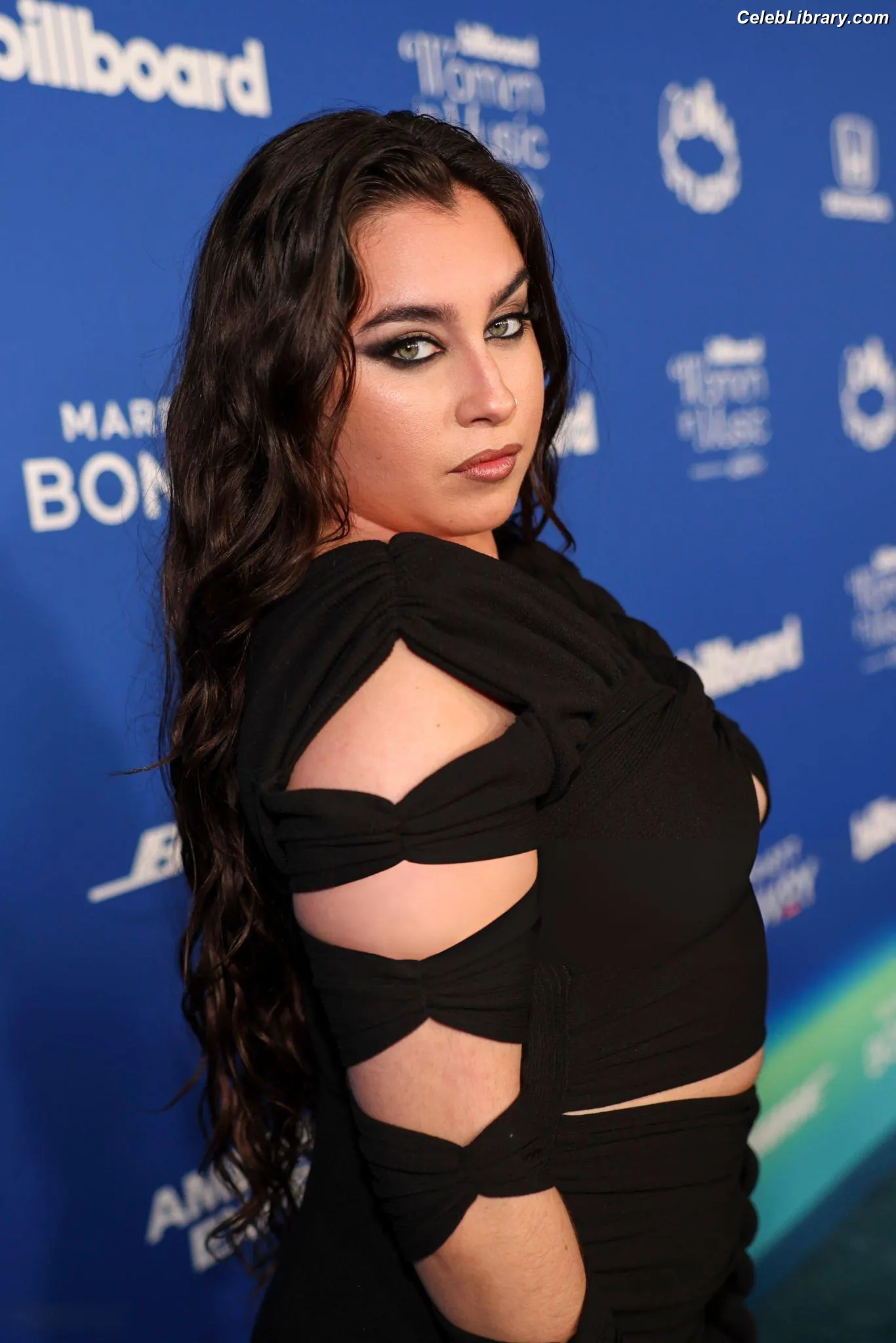 Lauren Jauregui photo 11 of 680