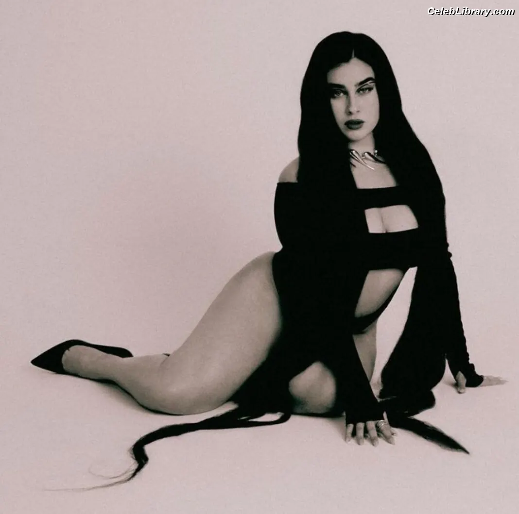 Lauren Jauregui photo 6 of 680