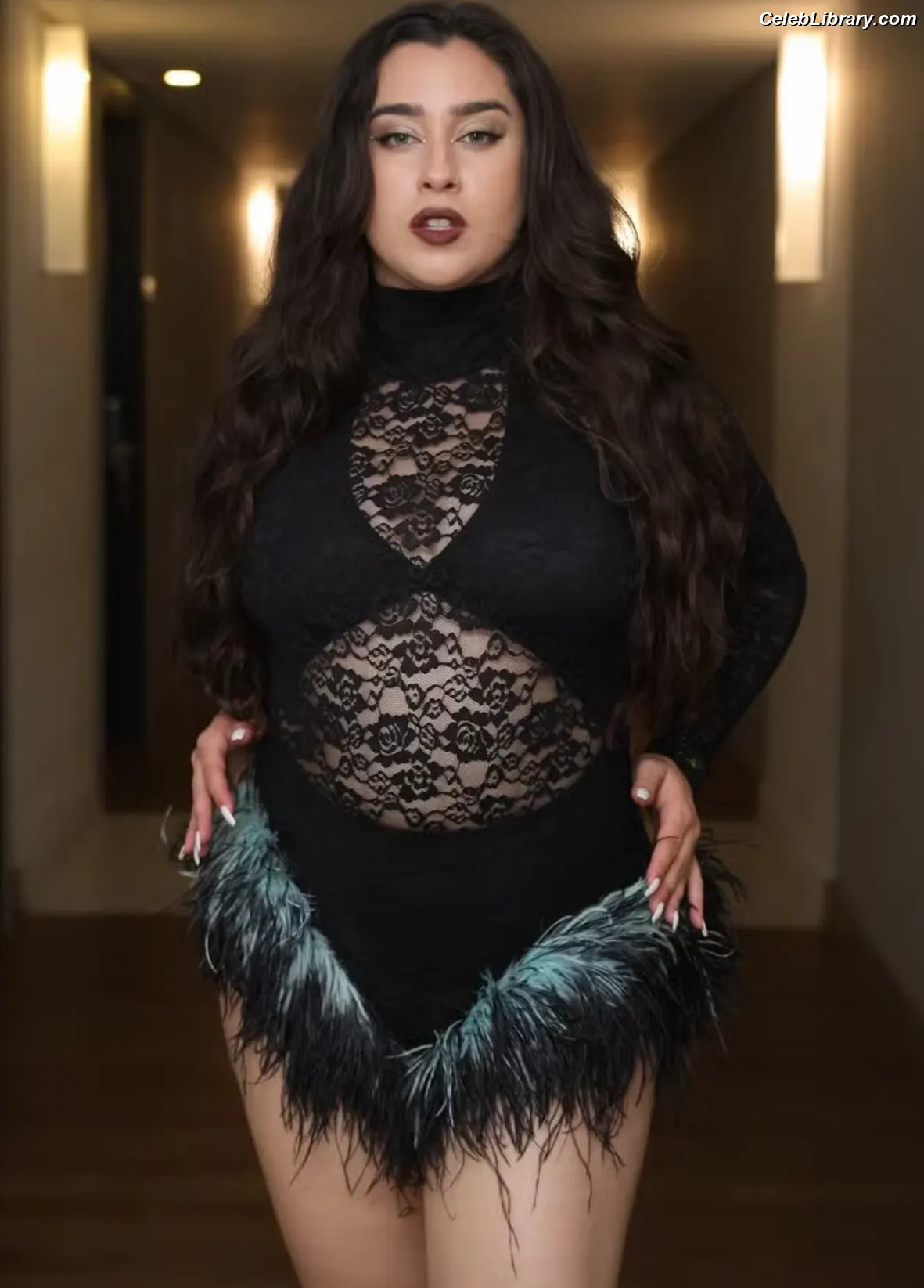 Lauren Jauregui photo 3 of 680