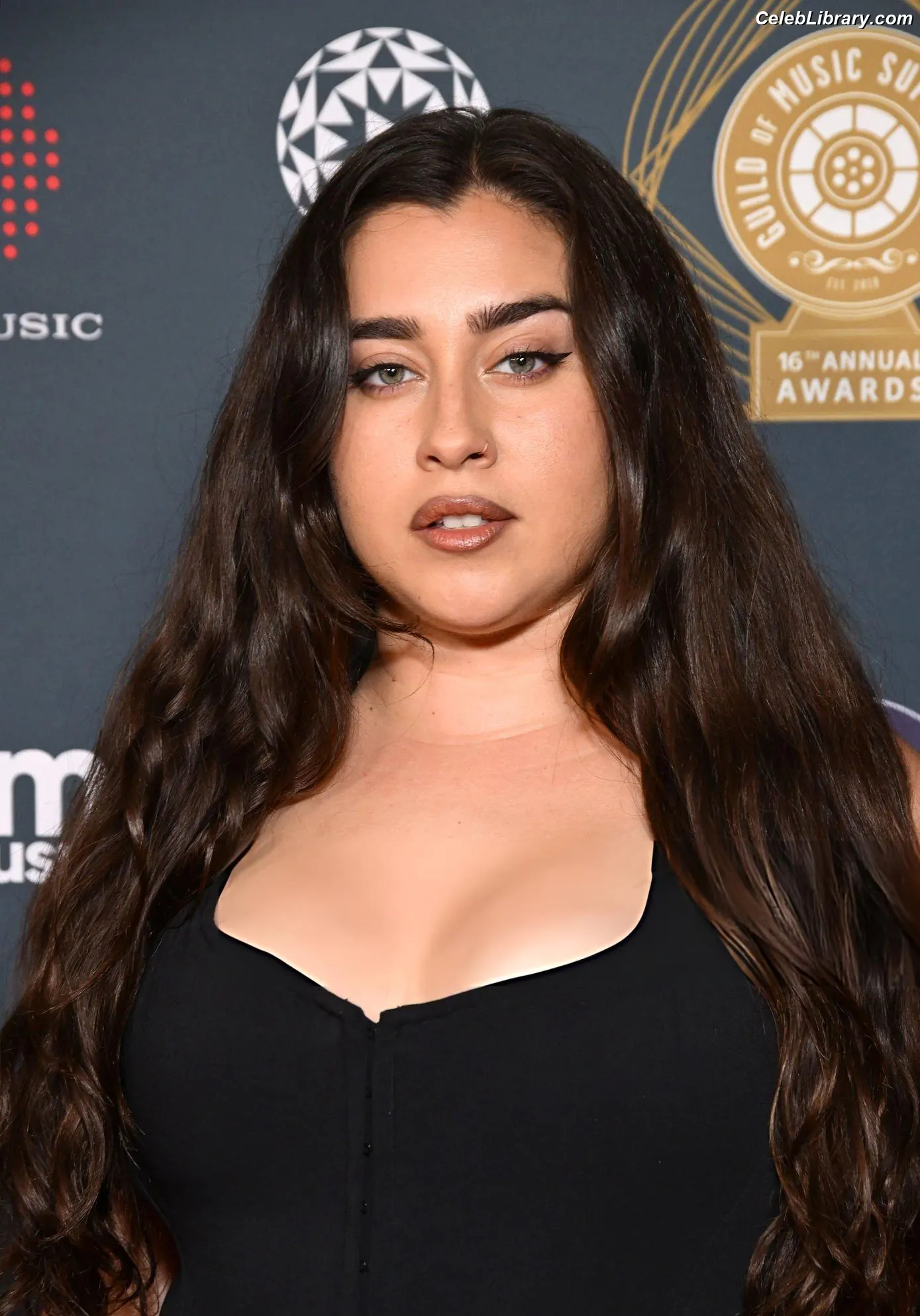 Lauren Jauregui photo 20 of 680