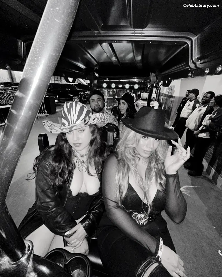 Lauren Jauregui photo 5 of 680