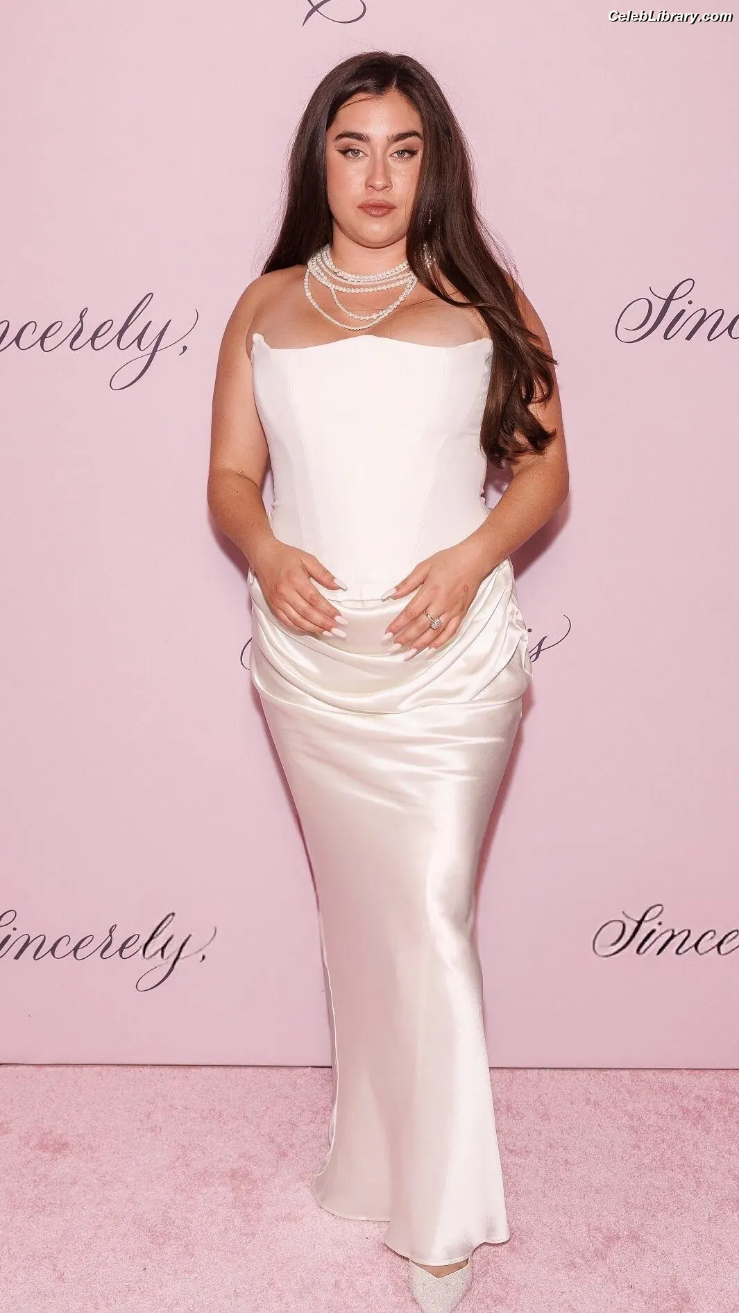 Lauren Jauregui photo 14 of 680
