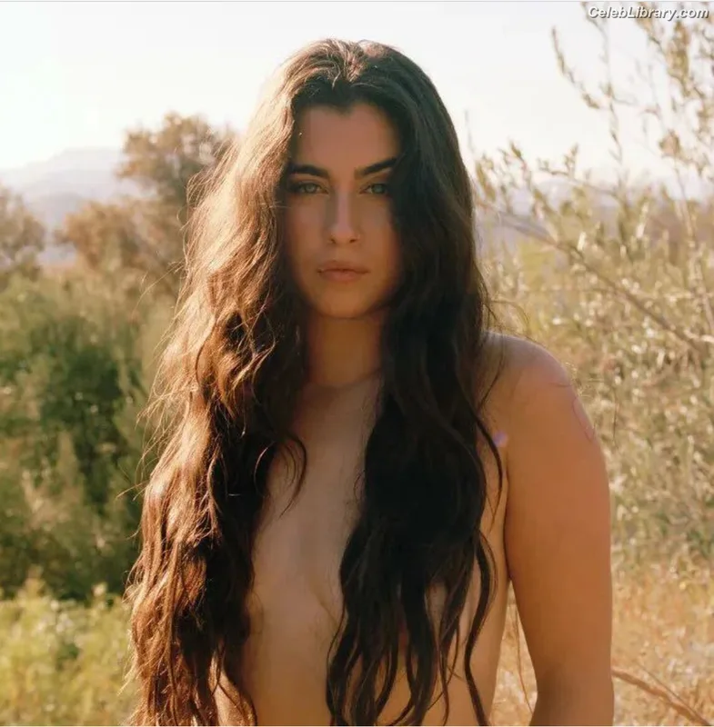 Lauren Jauregui photo 6 of 678