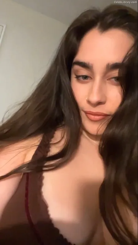 Lauren Jauregui photo 7 of 678