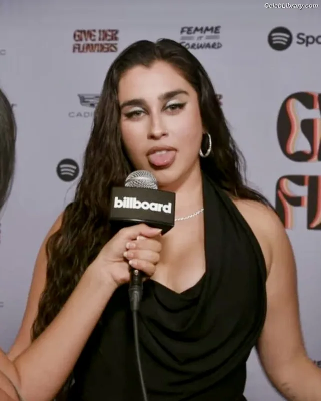 Lauren Jauregui photo 9 of 678