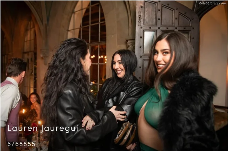 Lauren Jauregui photo 24 of 678