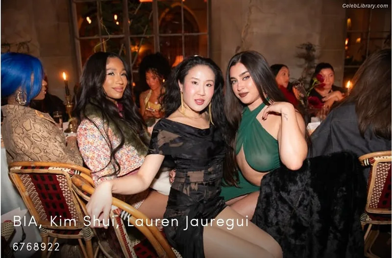 Lauren Jauregui photo 1 of 678