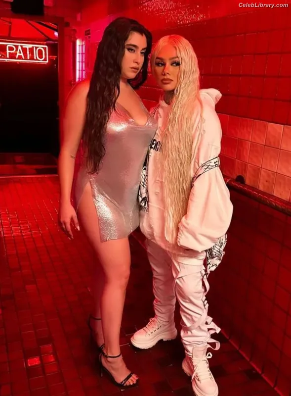 Lauren Jauregui photo 1 of 678