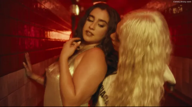 Lauren Jauregui photo 5 of 678