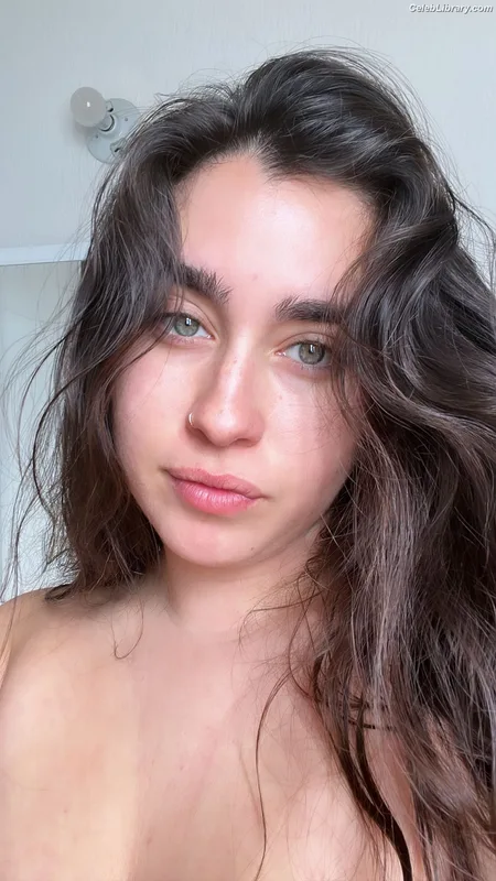 Lauren Jauregui photo 7 of 678
