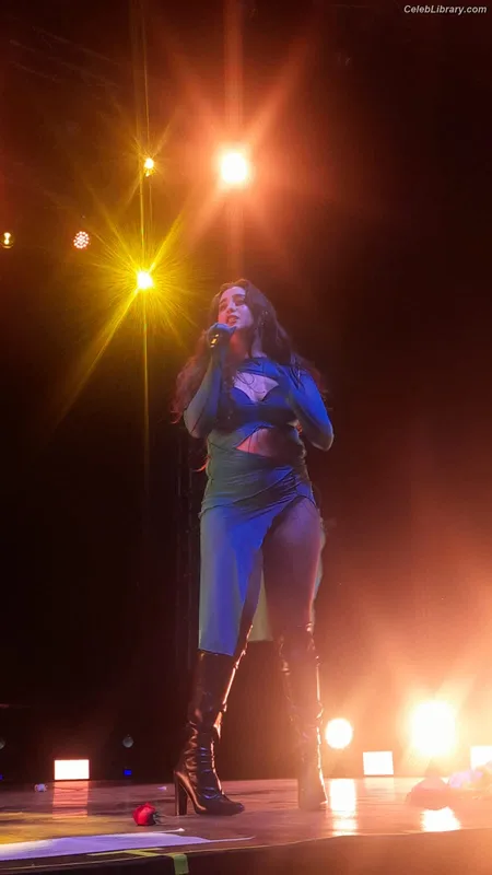 Lauren Jauregui photo 16 of 678