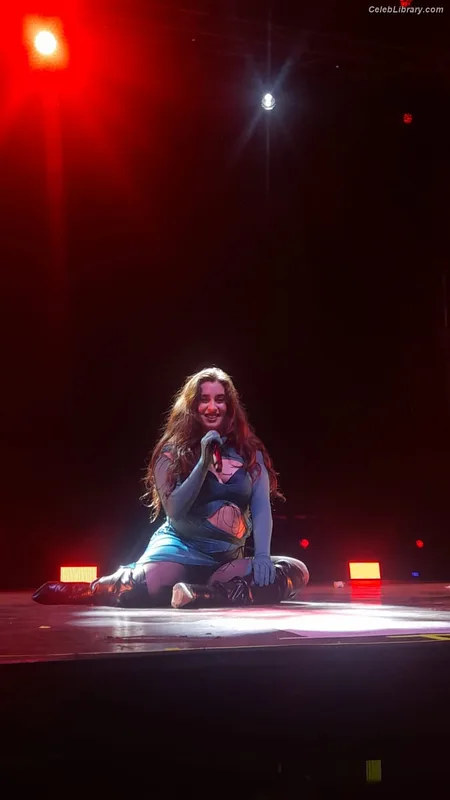Lauren Jauregui photo 17 of 678