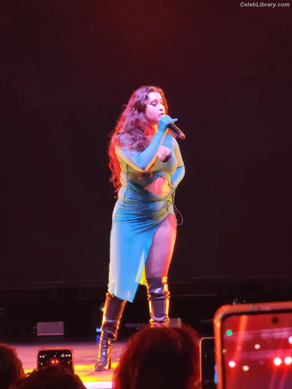 Lauren Jauregui photo 18 of 678