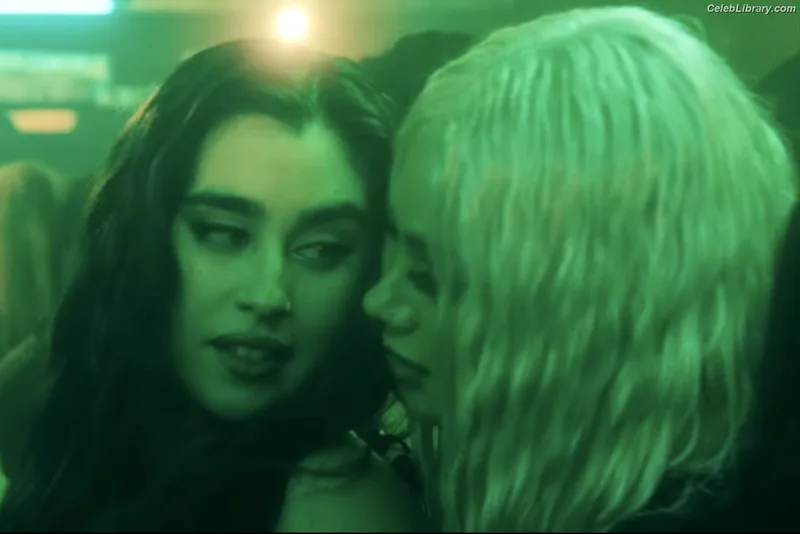 Lauren Jauregui photo 22 of 678