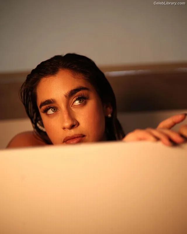 Lauren Jauregui photo 6 of 678