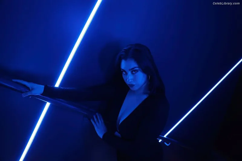 Lauren Jauregui photo 11 of 678