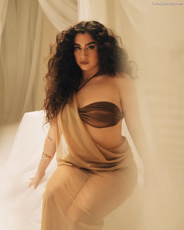 Lauren Jauregui photo 14 of 678