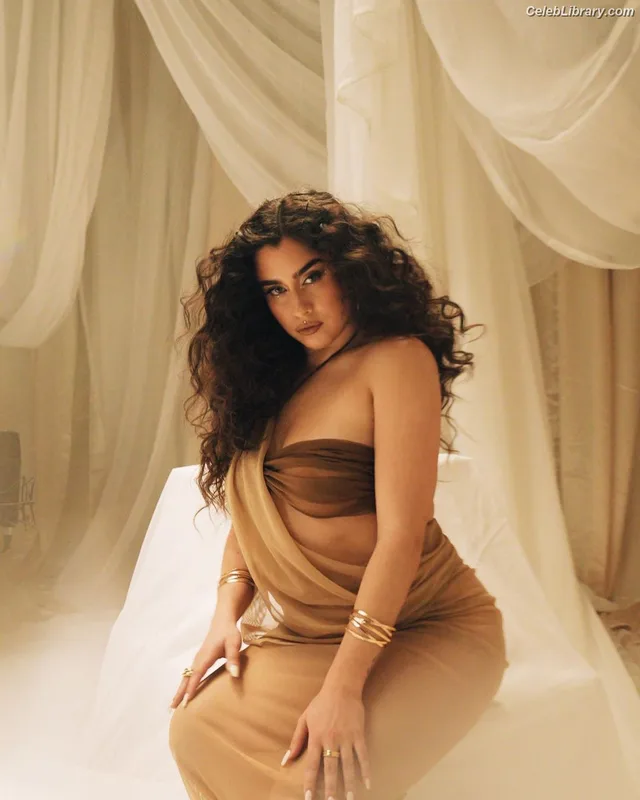 Lauren Jauregui photo 18 of 678