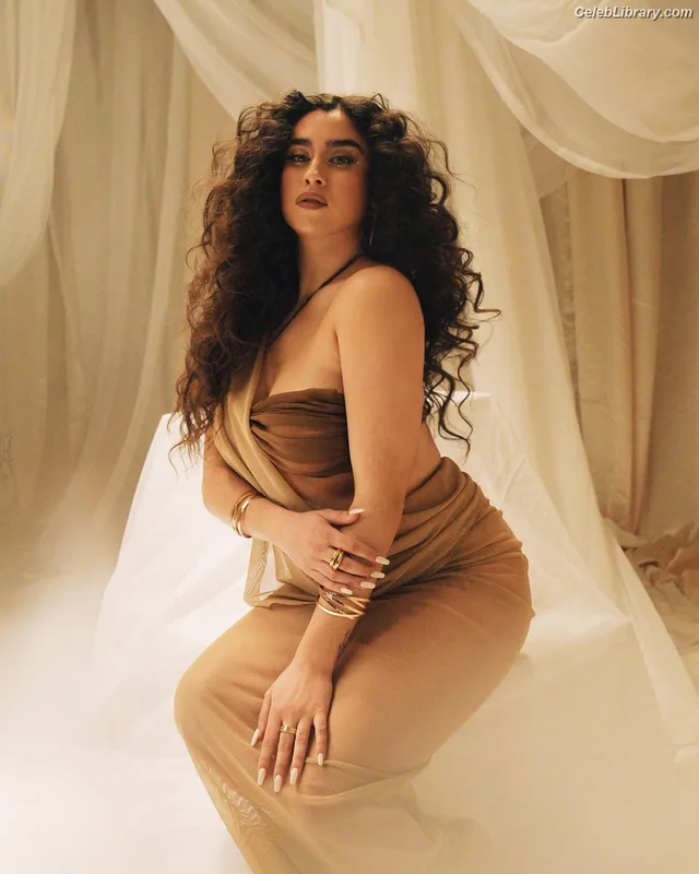 Lauren Jauregui photo 19 of 678