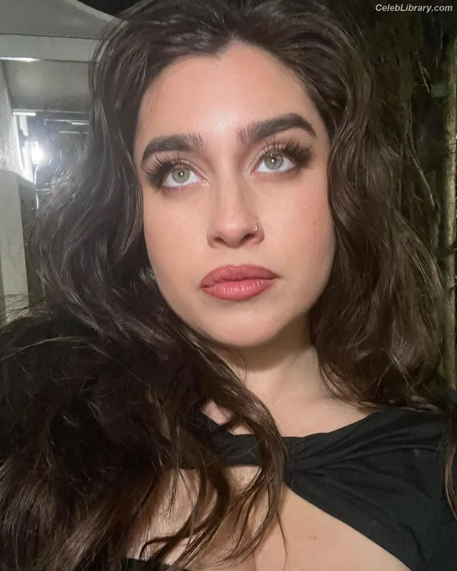 Lauren Jauregui photo 20 of 678