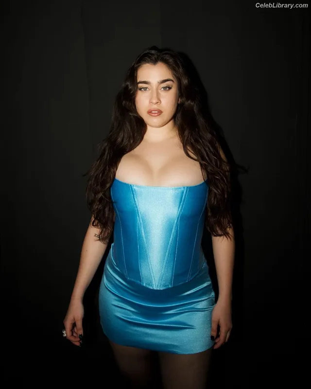 Lauren Jauregui photo 4 of 678