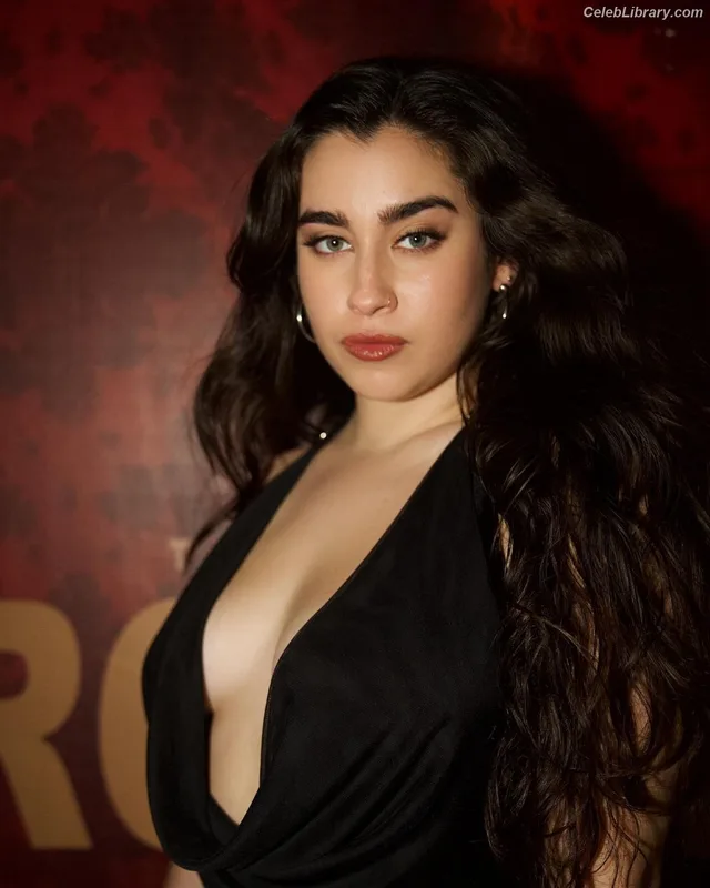 Lauren Jauregui photo 7 of 678