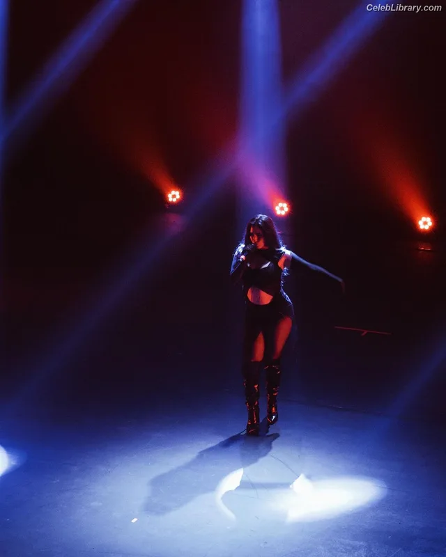 Lauren Jauregui photo 8 of 678