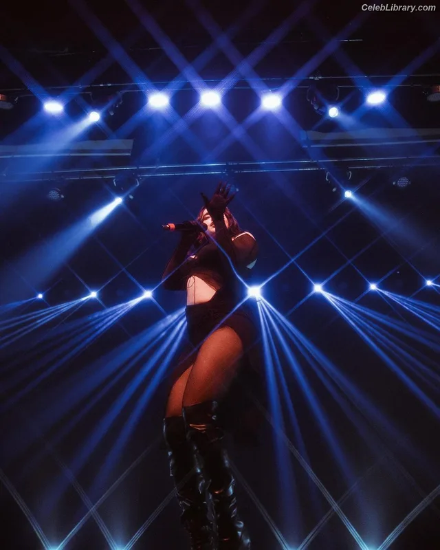 Lauren Jauregui photo 10 of 678