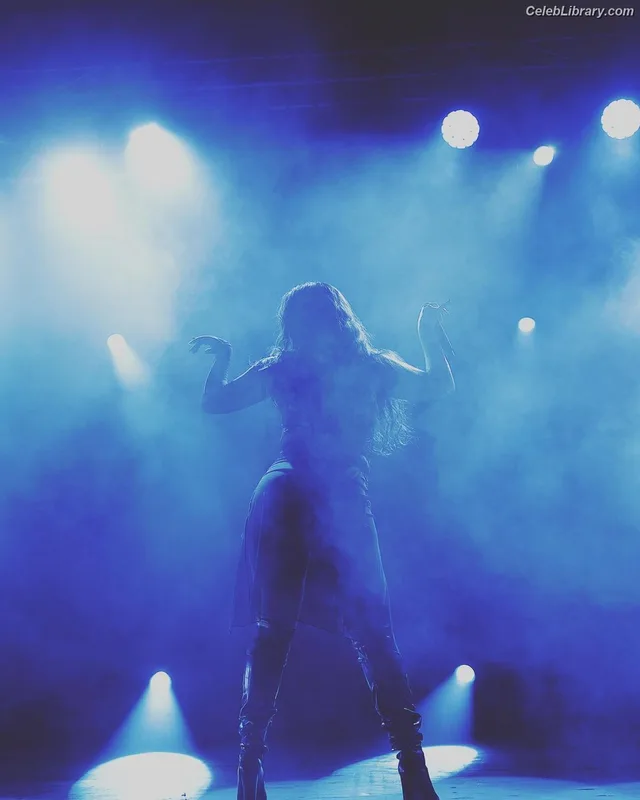 Lauren Jauregui photo 12 of 678