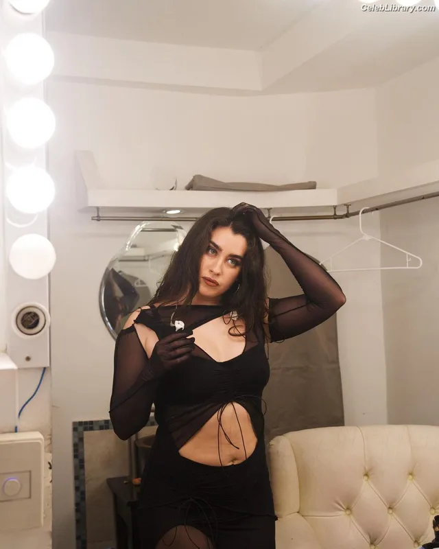 Lauren Jauregui photo 13 of 678