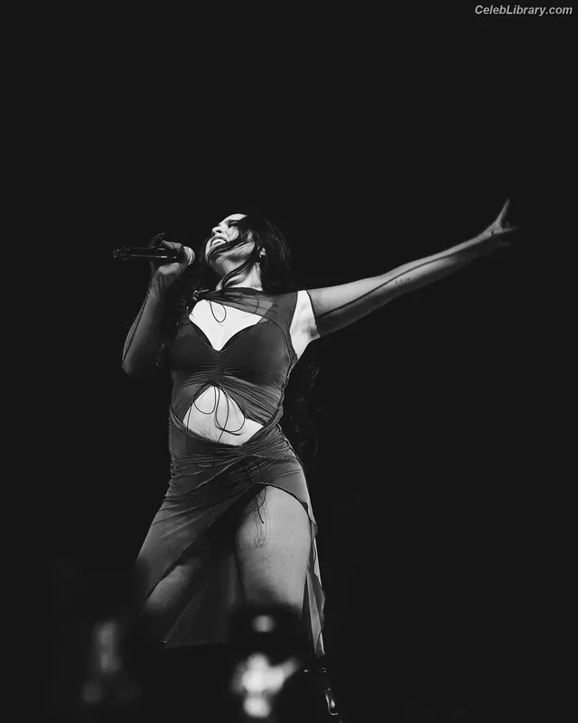 Lauren Jauregui photo 14 of 678