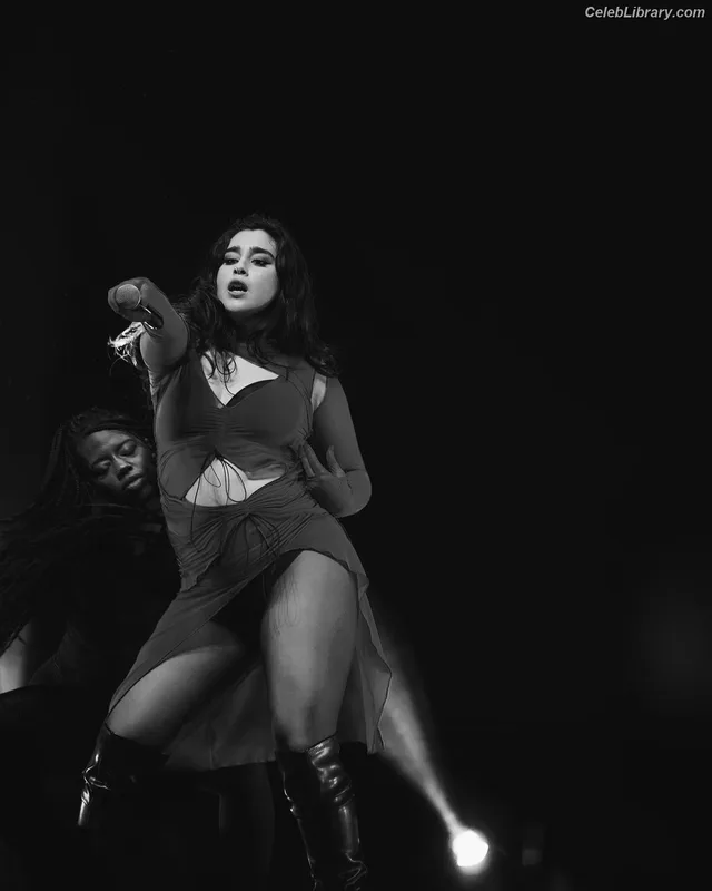 Lauren Jauregui photo 18 of 678